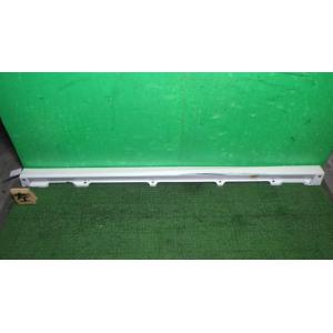 ムーヴ DBA-LA100S 左サイドステップ W24   75854-B2130-A0 中古