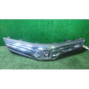 フィット DAA-GP1 ラジエータグリル   71120-TF2-901 中古