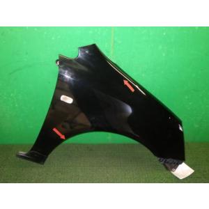 ストリーム LA-RN1 右フロントフェンダー B92P