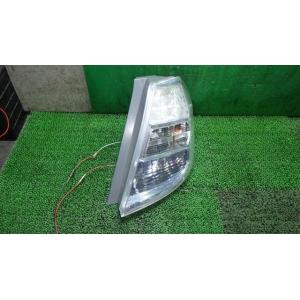 フィット DAA-GP1 右テールランプ STANLEY  33500-TF0-J71 中古
