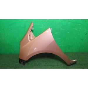 フィット DBA-GE6 左フロントフェンダー R536M   60261-TF0-G00ZZ 中古