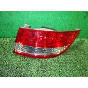 エリシオン DBA-RR1 右テールランプ NH731P スタンレー