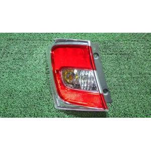 フリード DBA-GB3 左テールランプ ICHIKOH D102 33551-SYY-N01 中古