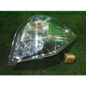 フィットシャトル DAA-GP2 右テールランプ NH700M スタンレー