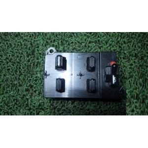 ライフ LA-JB1 パワーウインドウスイッチ   35765-S2K-003ZB 中古
