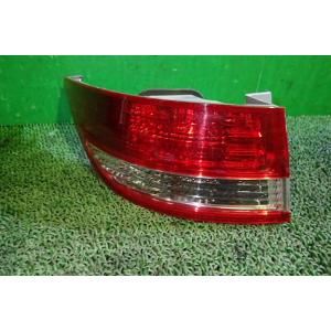 エリシオン DBA-RR1 左テールランプ NH683P スタンレー P4149