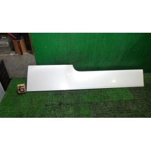 デリカＤ5 DBA-CV5W 右スライドレールカバー  W23  5301B892 中古