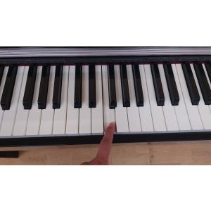 Alesis キーボード ピアノ 61鍵盤 スピーカー内蔵 ポータブル 初心者