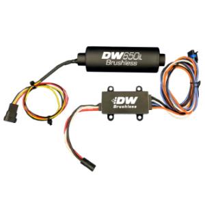 【USA在庫あり】 dwk9-650-C105 DeatschWerks DW650iL Series 650LPH In-Line External フューエルポンプ w/ シングル/Dual-Speed Controller SP店