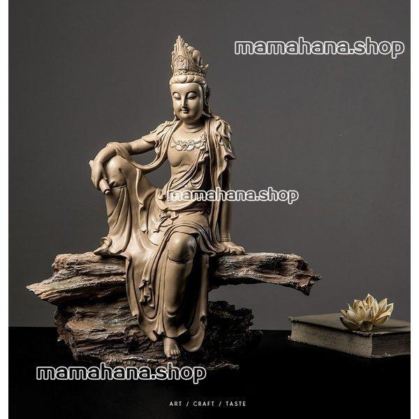 仏教美術　自在観音菩薩像 樹脂　禅意仏像置物　台座付属　高42cm 幅48m 厚16cm