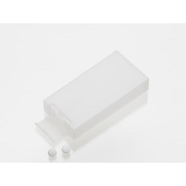 携帯用サプリメントケース「PUSHPLUS+」　カラー：ナチュラル