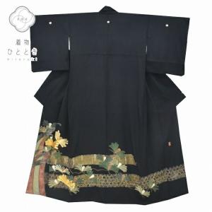 リサイクル着物 黒留袖 中古 仕立て上がり 表地-正絹 五つ紋 金駒刺繍 松文様 jj2655b｜hitotoki