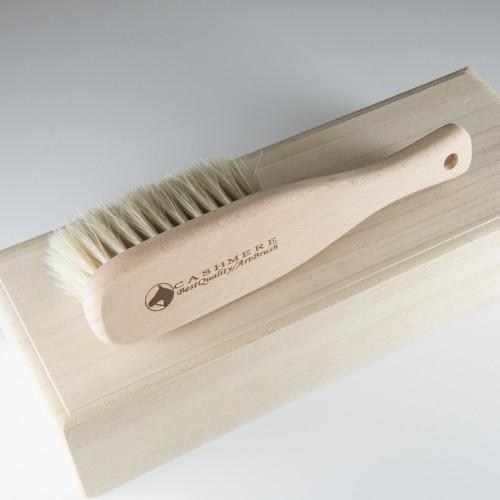 浅草アートブラシ カシミヤ用洋服ブラシ スクエア 桐箱入り 毛玉取り 洋服ブラシ 洋服のおそうじブラ...