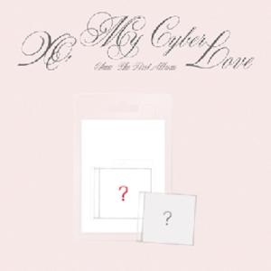 CHUU / First Album: XO, My Cyberlove (Platform ver.) (ランダムカバー・バージョン) 〔Goods〕