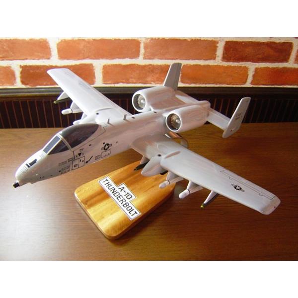 1/36  A−10　THUNDERBOLT（フェアチャイルド） 模型飛行機　戦闘爆撃機　ソリッドモ...