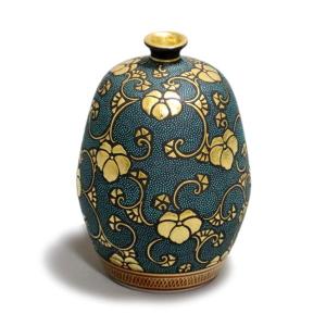 九谷焼 中田錦玉 仲田錦玉 錦玉造 盛金青粒画風 青粒鉄仙唐草 花器 花瓶106 三代 仲田錦玉 | 盛金・青粒の第一人者 | 九谷焼 MAG