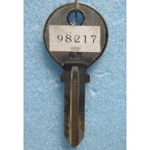 ※※ 98217(スペア)　ドアキー　アルゼ系/ユニバーサル　パチスロ実機用【鍵,かぎ,カギ】現物画...