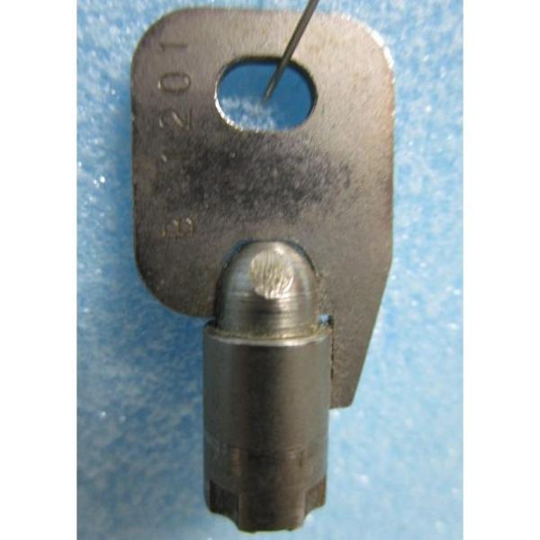 ※※ 鍵番号：B1201　3 中古 スペアーキー　対応機種：コンチネンタル　ユニバーサル　パチスロ実...