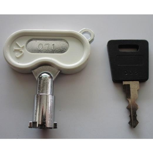 ※※ 鍵番号：071と006の2本セット　ロデオ　純正【鍵,かぎ,カギ】ドアキーと設定キーのセットで...