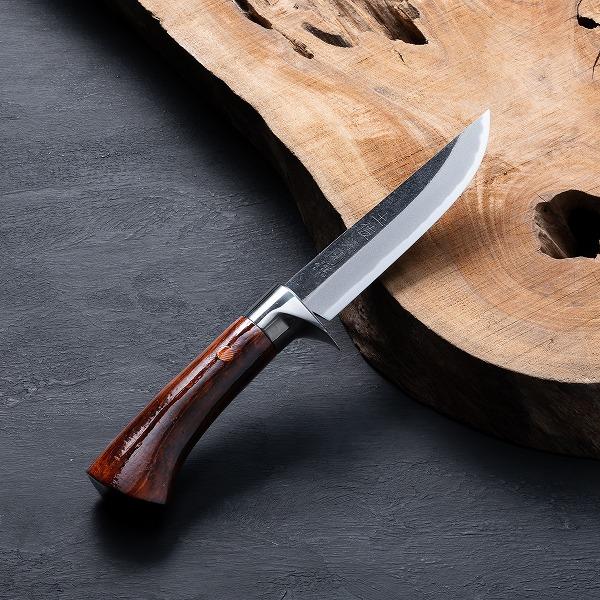 東周作 狩猟用 剣鉈 直刃 4寸 120mm青紙鋼 黒打ち仕上げ 洋漆柄 鞘付き  火造り鉈 和式ナ...