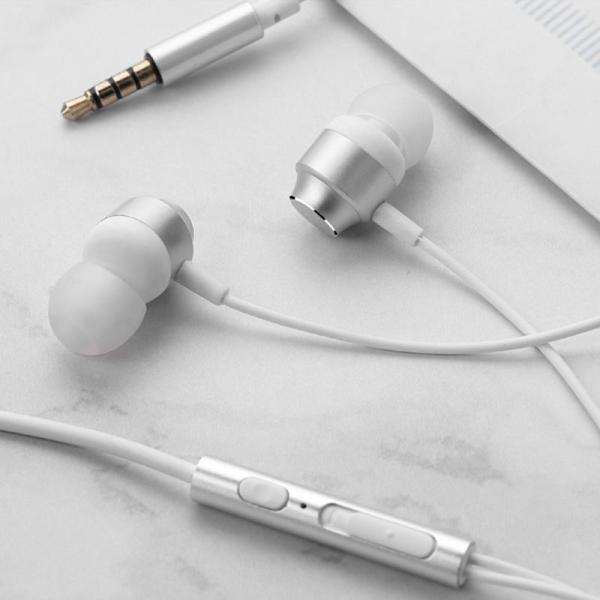 イヤホン 有線 3.5mm マイク付き リモコン付き ヘッドホン コンパクト ノイズ遮断 イヤフォン...