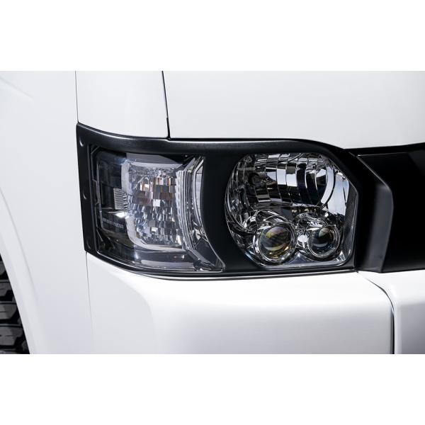 ハイエース GDH211K/TRH211K ヘッドライトガーニッシュ シボ加工のつや消しブラック仕様...