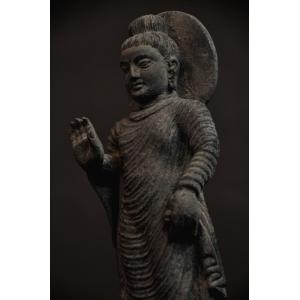 石仏 仏陀立像の詳細画像1