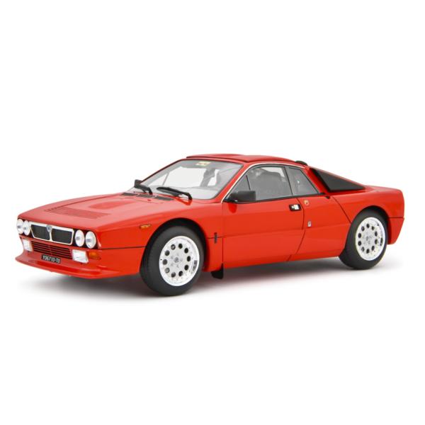 ミニカー　1/18　1982　ランチアラリー　赤色  特別限定モデル　LANCIA 037 RALL...