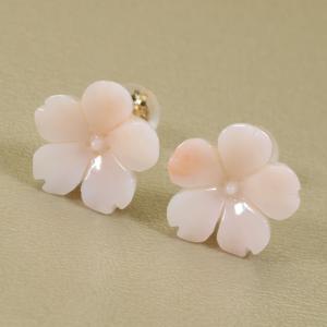 宝石珊瑚のSANSUI ピンク サンゴ 深海 珊瑚 ピアス K18 18金 イエロー