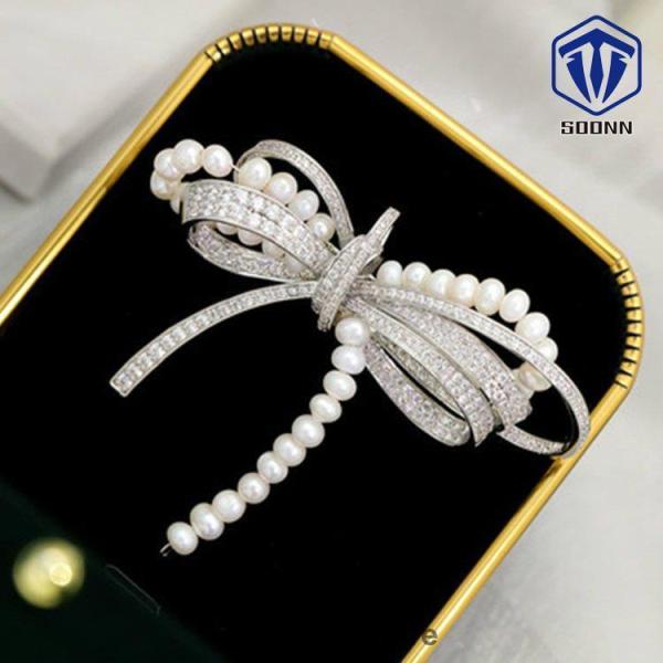 ブローチ パール 卒業式 入学式 アンティーク おしゃれ 北欧 入園式 カジュアル フォーマル リボ...