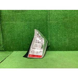 プリウス DAA-ZVW30 右テールランプ S   81550-47122