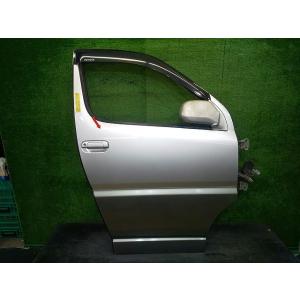 グランドハイエース GF-VCH10W 右フロントドア 2FY 65739 : 原木