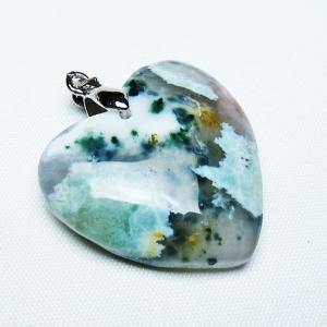 グリーンフローライト（ハート形）天使の羽マクラメ編みチョーカー