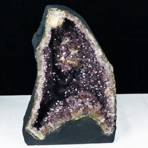 ナミビア翡翠 勾玉 大 ナミビア産 namibian Jade パワーストーン