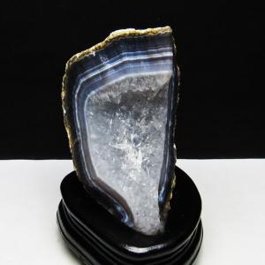 2Kg アゲート ジオード 原石 置物 台座付属 瑪瑙 メノウ 晶洞 一点物