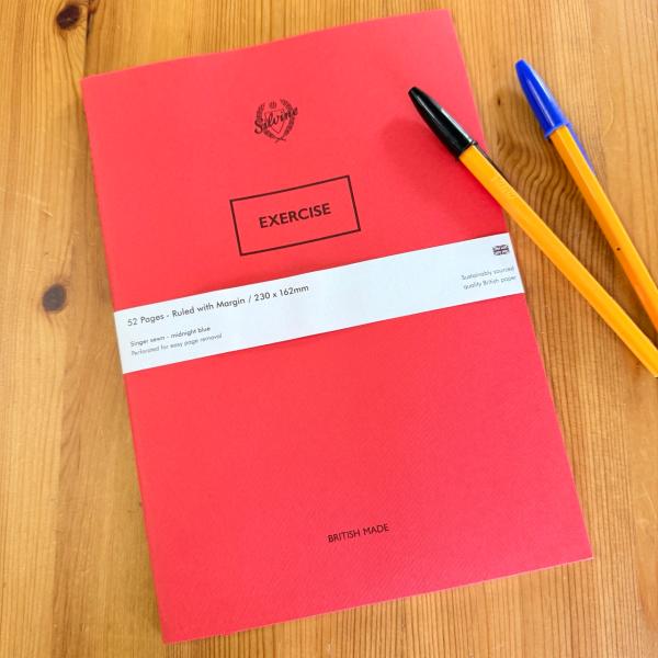 Silvineシルバインオリジナル 英国伝統ブランドの赤いノート B5変形 メモ帳 熟練した職人によ...