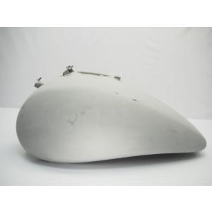 カワサキ（Kawasaki） W800 タンク 濃緑M 純正 中古 バイク 部品