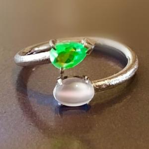 PT900 ハイアライトオパール リング 鑑別済 蛍光グリーン ムーンストーンキャッツアイ ホワイト...