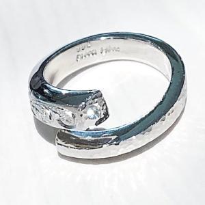 指輪 PT900 ダイヤモンド ハワイアン彫刻 スパイラル リング 波スクロール