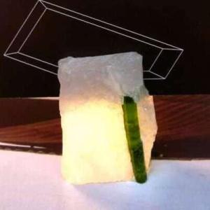 グリーントルマリン原石 カードスタンド 116.5ct 柱状母岩付き ペーパーホルダー 天然石 オブ...