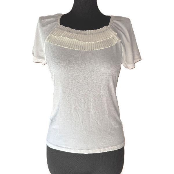 （少々難あり）襟元のプリーツがポイントの半袖カットソー（オフ色）M寸