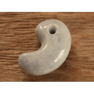 糸魚川翡翠勾玉 M06632豊翠 作33mm*23mm*11mm 糸魚川産 ヒスイ製 勾玉