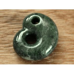 糸魚川翡翠勾玉 M06632豊翠 作33mm*23mm*11mm 糸魚川産 ヒスイ製 勾玉