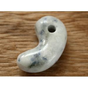 糸魚川翡翠 小滝産 33mm 勾玉 ブルー ディレクトリーカード付 16.19g