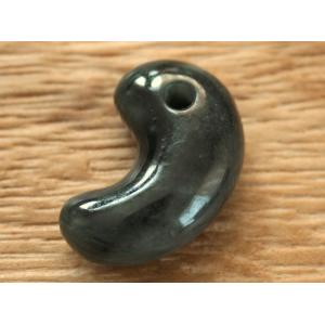 糸魚川翡翠勾玉 M09326 和工房 作 28.9mm*19mm*11mm 糸魚川産 ひすい