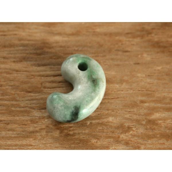 糸魚川翡翠勾玉 M09464 日本ヒスイ鉱業 制作 18.5mm*12mm*6mm 糸魚川産 ひすい...