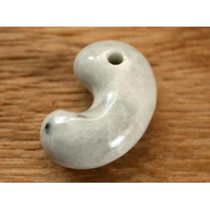 糸魚川翡翠勾玉 M07495日本ヒスイ鉱業 制作 26mm*17mm*10mm 糸魚川産