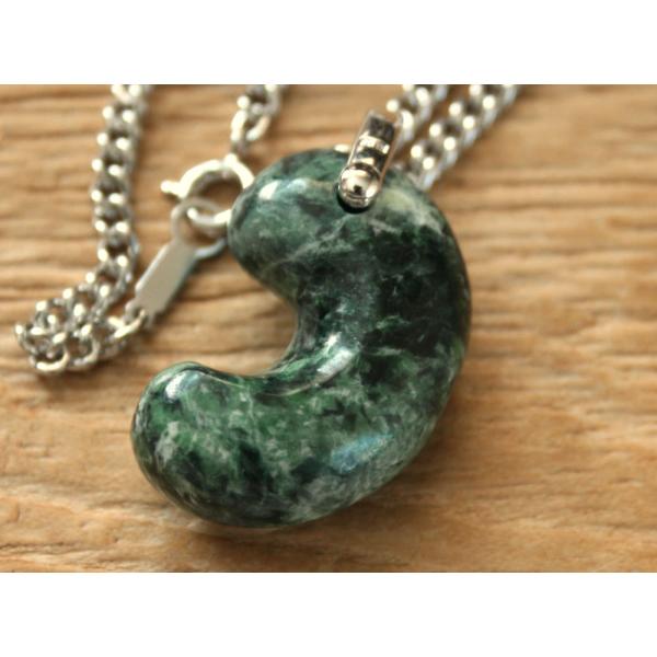 糸魚川翡翠勾玉 M09687 日本ヒスイ鉱業 制作 27mm*17.5mm*10mm 糸魚川産 ひす...