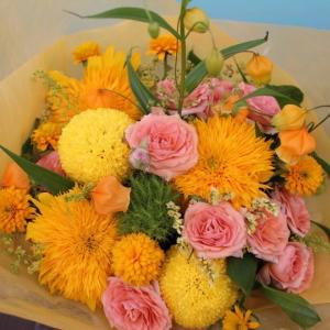 【過去作品】オレンジ系花束 季節のお花でお作り...の詳細画像1