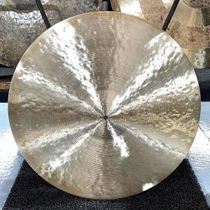 Istanbul／Agop Traditional Jazz Medium Ride 22'' [2，375g]【2024 トルコ・ファクトリー・ツアー選定品】｜ikebe